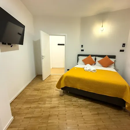 Lake, Dolce - 2 & Vista Duomo Apartman Como